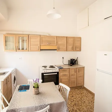 Explore Greece From Comfortable City Centre Apartment Chalkís Extérieur photo