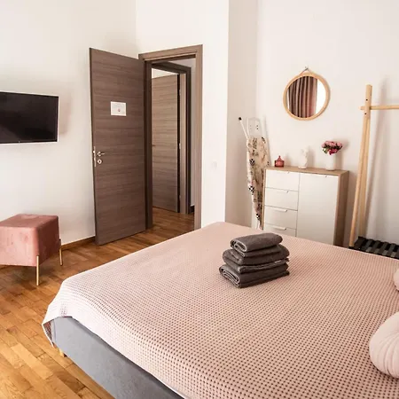 Explore Greece From Comfortable City Centre Apartment Chalkís Extérieur photo